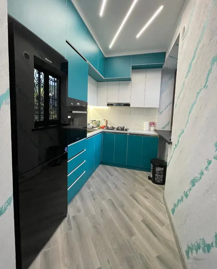 2-bedroom apartment on Zakarian Street in Vanadzor, 57 sq m, 1/5 floor, high ceilings