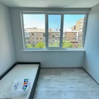 3 սենյականոց բնակարան, Ռայնիսի Փողոց Քանաքեռ-Զեյթունում, 55 քմ, քարե շենք
