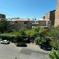 3 սենյականոց բնակարան, Ռայնիսի Փողոց Քանաքեռ-Զեյթունում, 55 քմ, քարե շենք