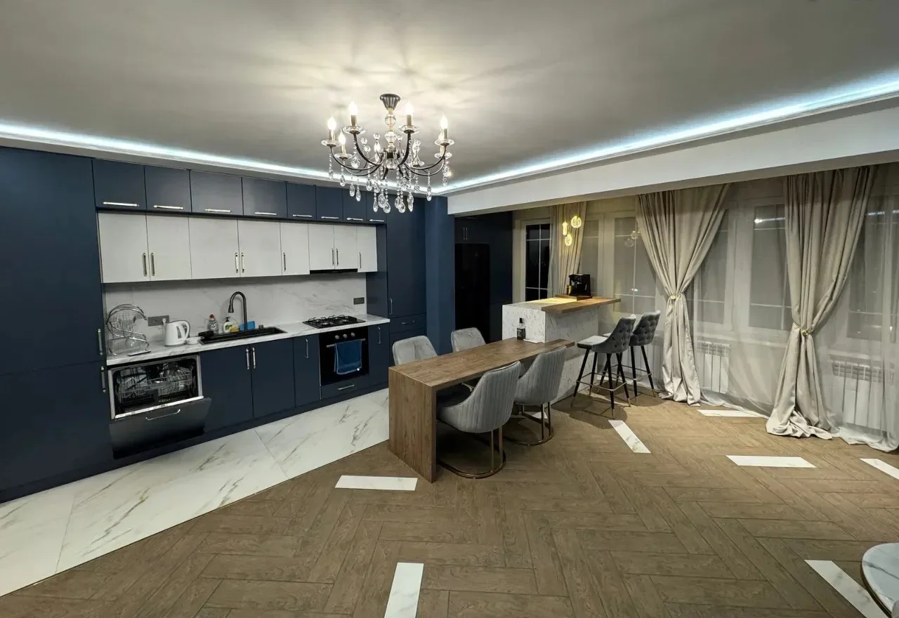 2-Bedroom Apartment on Avet Avetisyan Street in Arabkir, 63 sq m, High Ceilings, Stone Building