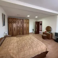 Երեք հարկանի քարե տուն 24-րդ փողոցում Ջրվեժում, 220 քմ, 550 քմ հողի վրա, 3+ սանհանգույց