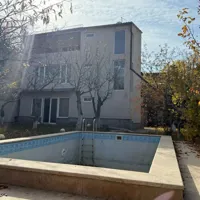 Երեք հարկանի քարե տուն 24-րդ փողոցում Ջրվեժում, 220 քմ, 550 քմ հողի վրա, 3+ սանհանգույց