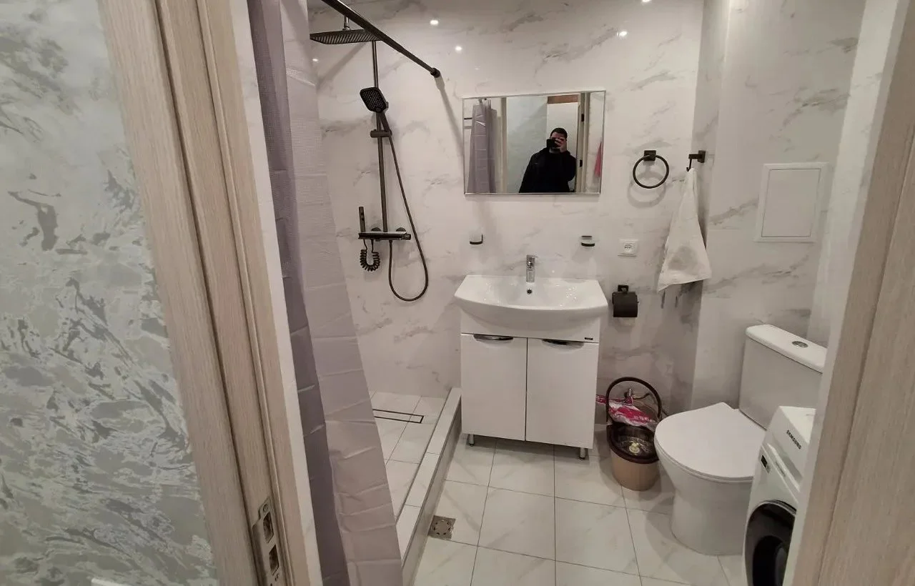 3-bedroom apartment on Karen Demirchyan Street in Vanadzor, 75 sqm, 2/5 floor, high ceilings