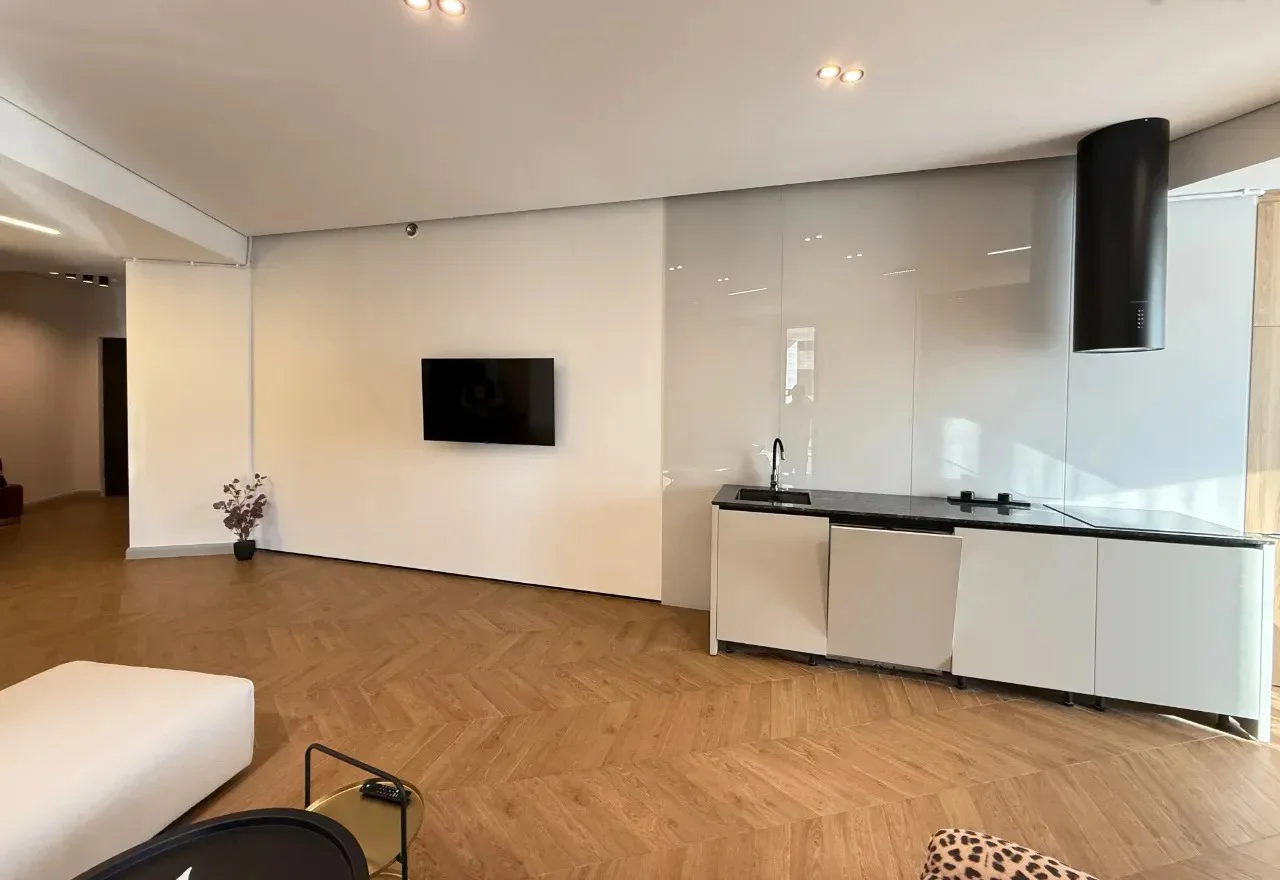 2-bedroom apartment in a new building on Upper Forest Street in the center, 60 sqm, 2/5 floor