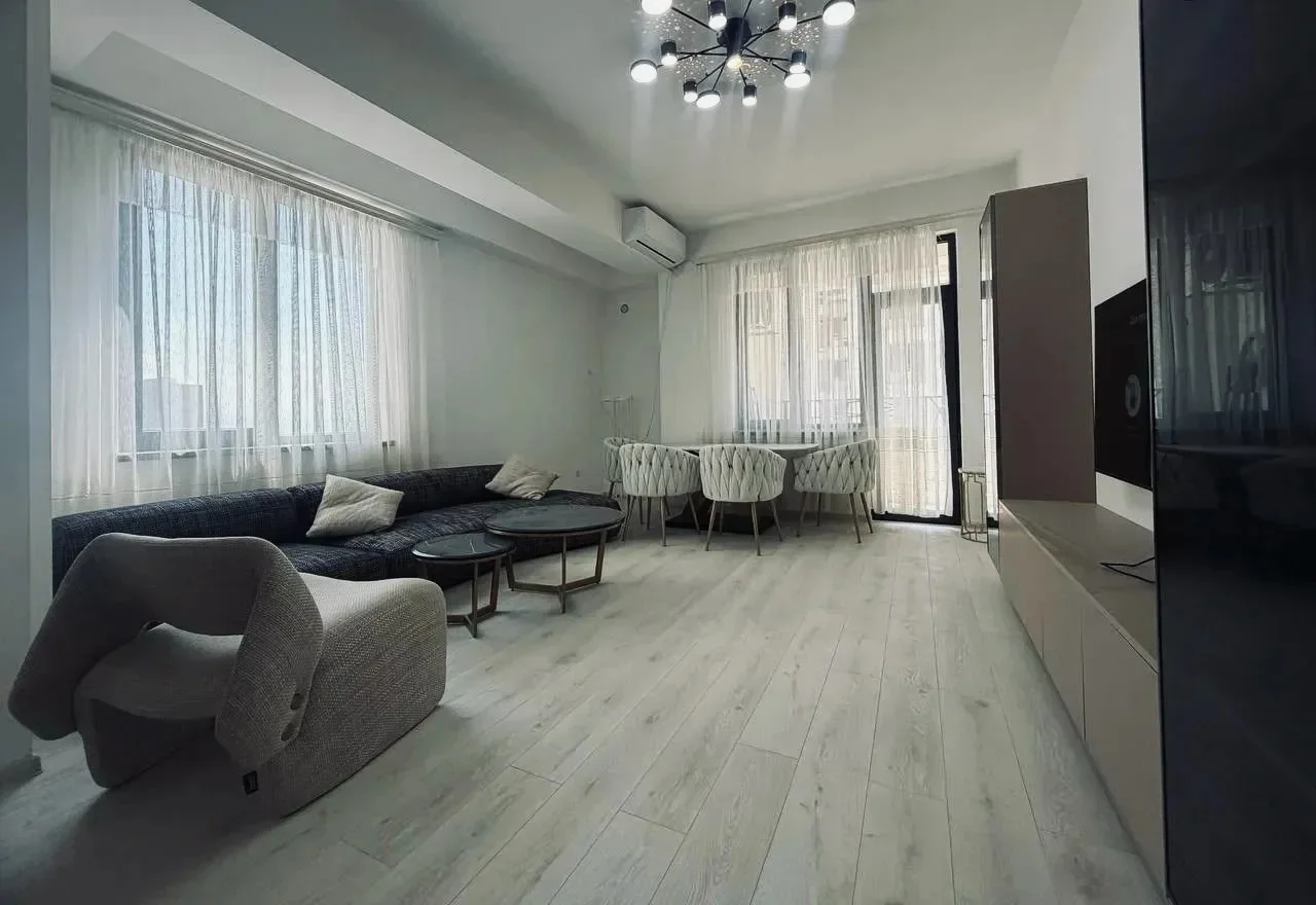 3-bedroom apartment in a new building on Nalbandyan Street in the center, 86 sqm, 6th floor of 15-story building