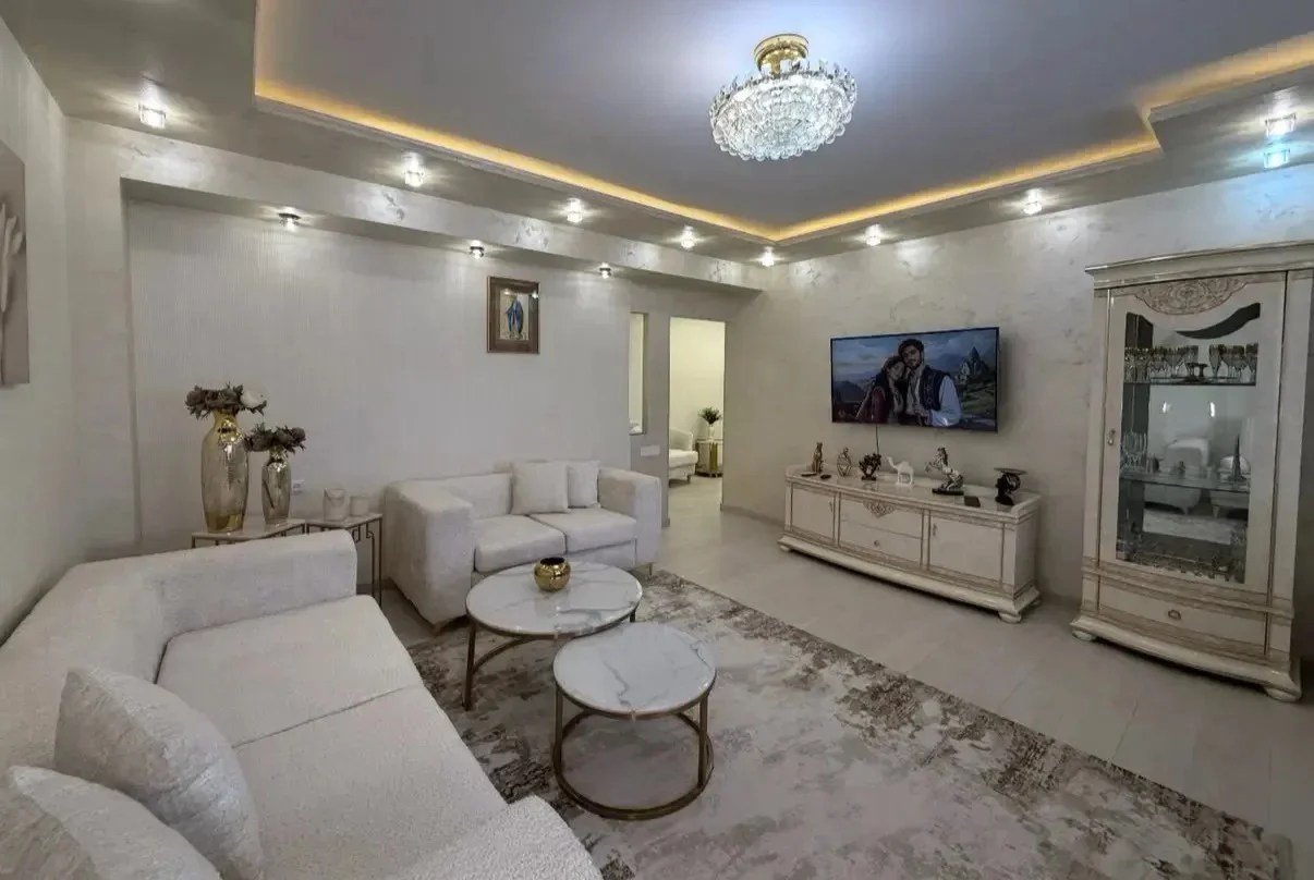 3-Bedroom Apartment on Agathangelos Street in the Center, 84 sq.m, 7th/12th Floor