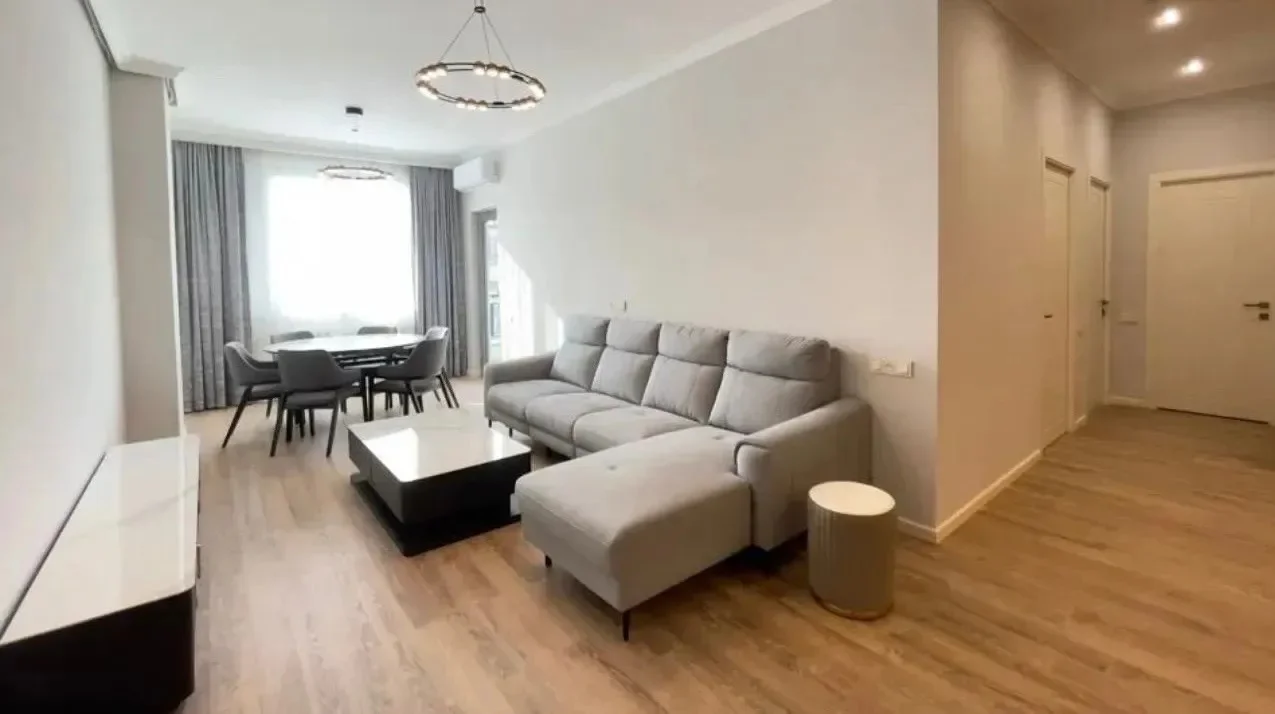 3-bedroom apartment in a new building on Pavstoss Buzandi Street in the center, 100 sq m