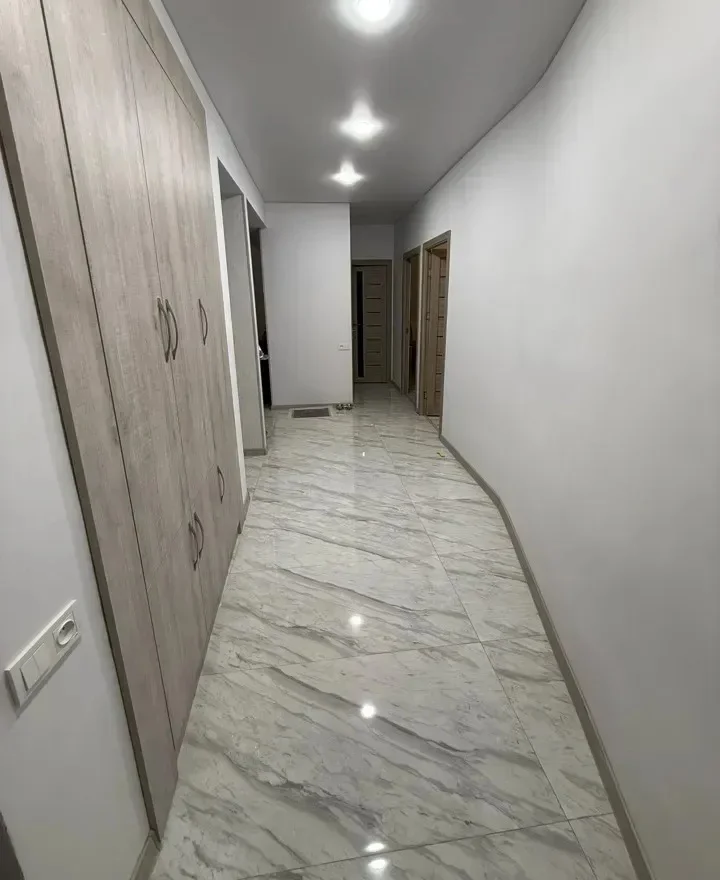 3 սենյականոց բնակարան Խաղաղ Դոնի փողոցում Էրեբունիում, 75 քմ, 6/9 հարկ