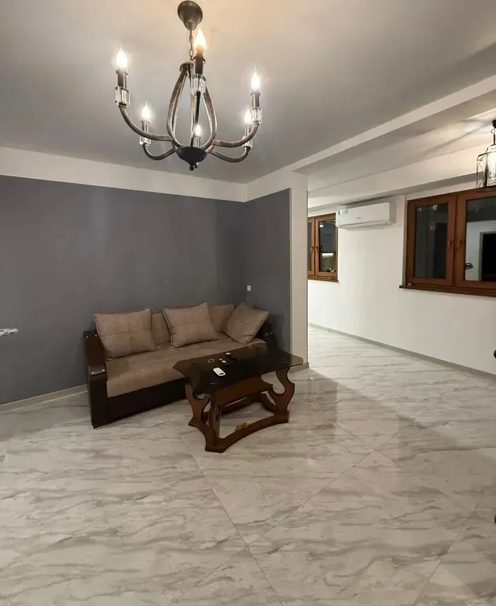 3 սենյականոց բնակարան Խաղաղ Դոնի փողոցում Էրեբունիում, 75 քմ, 6/9 հարկ