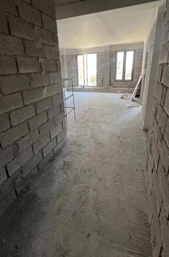 2 սենյականոց բնակարան նորակառույց շենքում Երզնկյան փողոցում Արաբկիրում, 56 քմ, նախավերջին հարկ