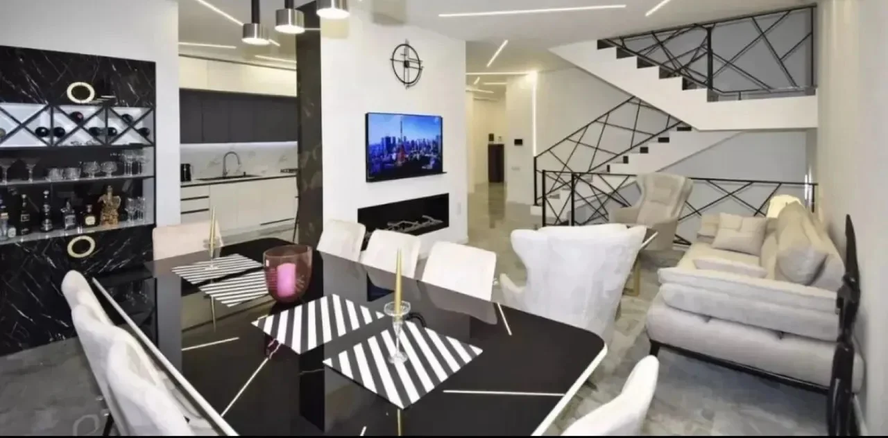 Two-Story Townhouse on Petros Duryan Street in Avan, 320 sqm, on 250 sqm of Land, 3+ Bathrooms