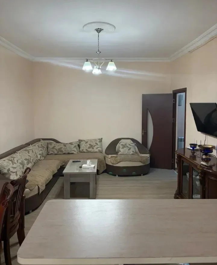 2 սենյականոց բնակարան Էրեբունու փողոցում Էրեբունիում, 37 քմ, քարե շենք