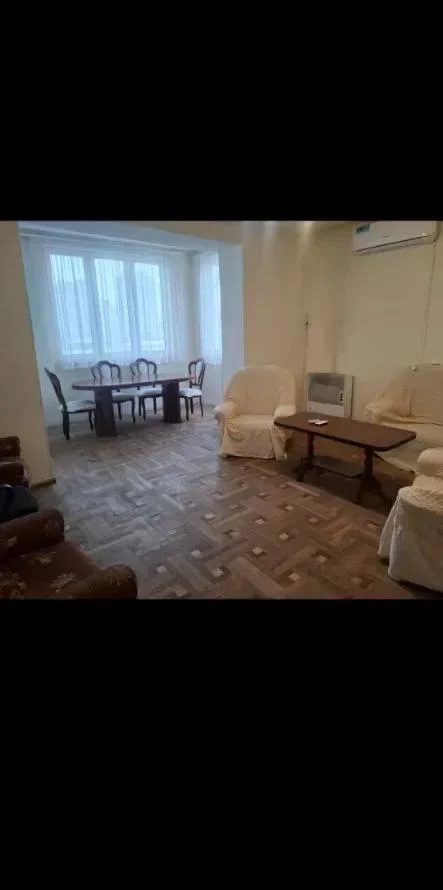 2 սենյականոց բնակարան Հակոբ Հակոբյան փողոցում Արաբկիրում, 68 քմ, քարե շենք