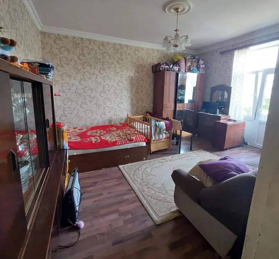 1-bedroom apartment on Tigran Mets Avenue in Vanadzor, 36 sqm, penultimate floor, high ceilings