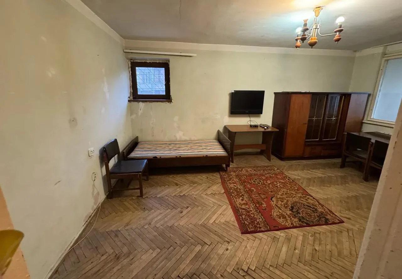 2 սենյականոց բնակարան Ստեփան Զորյանի փողոցում Վանաձորում, 49 քմ, 1/5 հարկ, քարե շենք