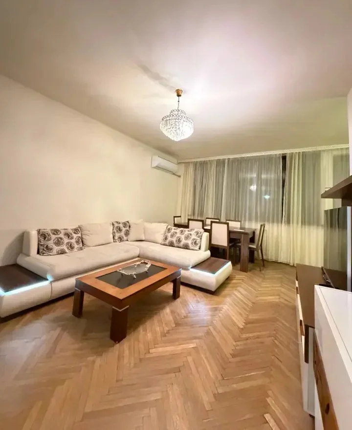 4-bedroom apartment on Viktor Hambardzumyan Street in Arabkir, 102 sqm, 5th/7th floor, stone building
