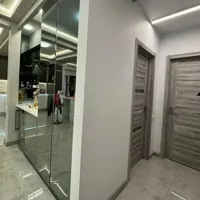 3 սենյականոց բնակարան նորակառույց շենքում Պարոնյան փողոցում կենտրոնում, 130 քմ, 9/18 հարկ