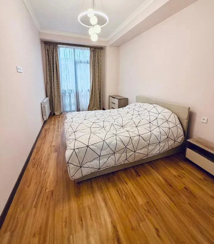 3 սենյականոց բնակարան նորակառույց շենքում Ադոնցի փողոցում Արաբկիրում, 98 քմ, նախավերջին հարկ
