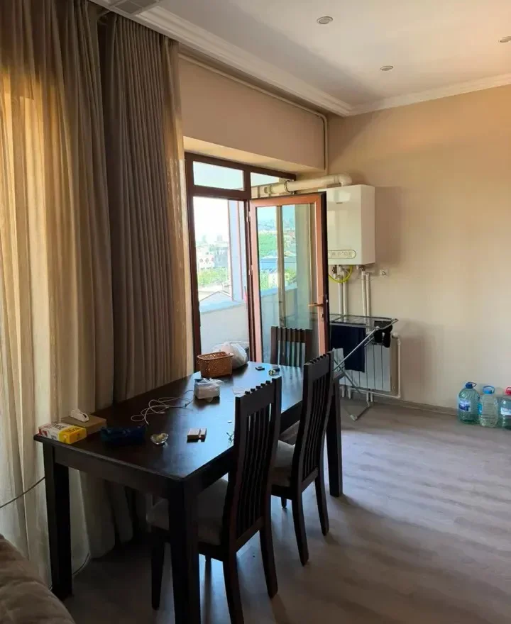 2-bedroom apartment on Artsakh Avenue in Erebuni, 55 sq.m, stone building